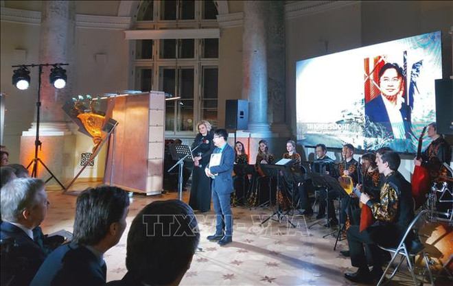 越南公民荣获圣彼得堡市的荣誉奖状 ảnh 1 越南公民荣获圣彼得堡市的荣誉奖状 ảnh 1