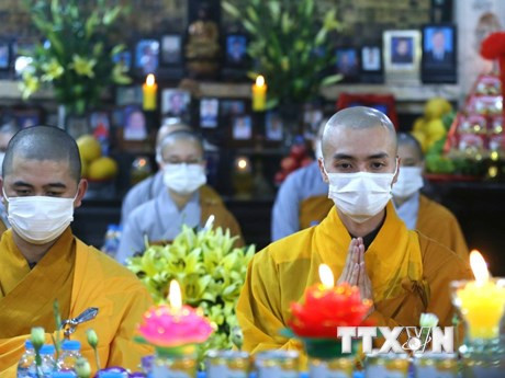 越南各家寺院以线上形式举行祈安法会 ảnh 1 越南各家寺院以线上形式举行祈安法会 ảnh 1