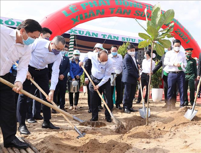 阮春福总理出席在富安省举行的永远铭记胡伯伯恩德植树节启动仪式 ảnh 1 阮春福总理出席在富安省举行的永远铭记胡伯伯恩德植树节启动仪式 ảnh 1