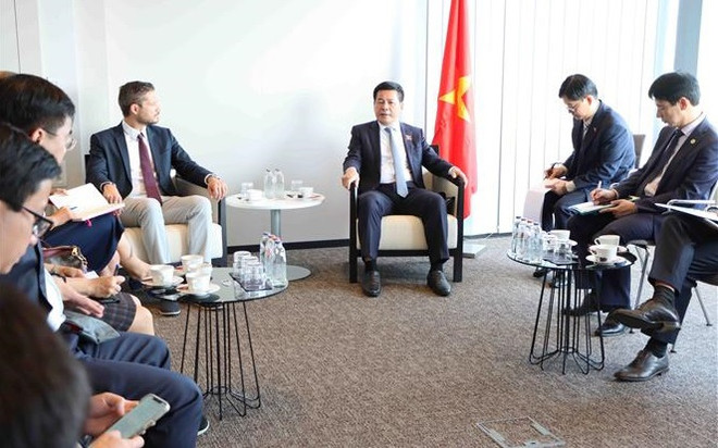 越南工贸部长和比利时企业商讨合作生产新冠疫苗事宜 ảnh 1 越南工贸部长和比利时企业商讨合作生产新冠疫苗事宜 ảnh 1