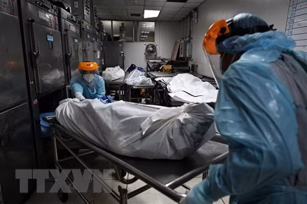 东南亚疫情：泰国新增新冠肺炎死亡病例下降 部分省府重新对国际游客开放 ảnh 1