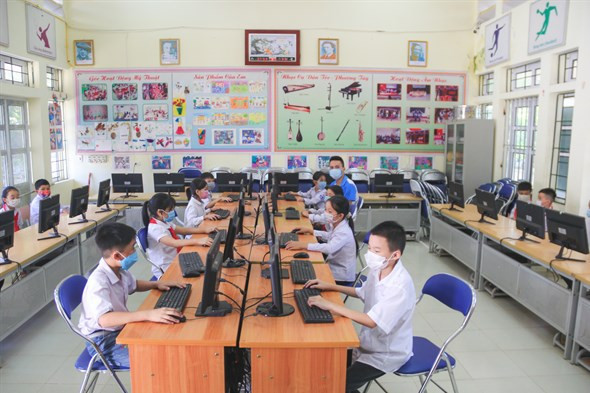 越南企业继续助力“为学生提供互联网和电脑”项目 ảnh 1 越南企业继续助力“为学生提供互联网和电脑”项目 ảnh 1