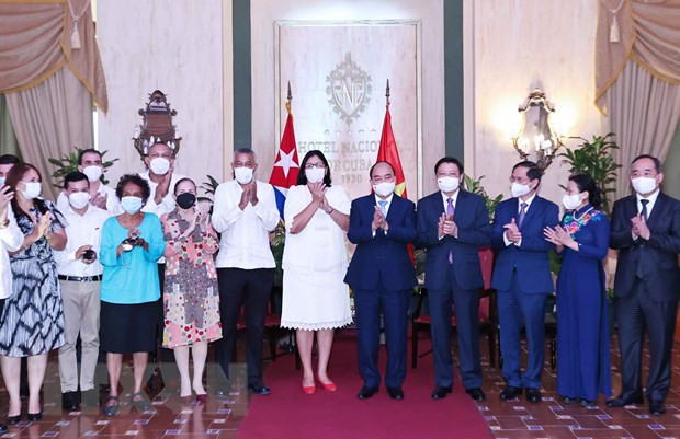 越南国家主席阮春福会见各古巴-越南友好组织 ảnh 2 越南国家主席阮春福会见各古巴-越南友好组织 ảnh 2