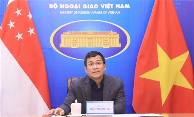 越南副外长阮明宇与新加坡外交部常务秘书常务秘书池伟强举行视频会见 ảnh 1 越南副外长阮明宇与新加坡外交部常务秘书常务秘书池伟强举行视频会见 ảnh 1