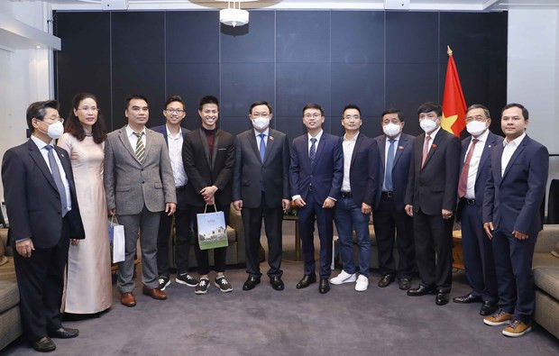 王廷惠会见坦佩雷市市长和在芬兰越南青年企业家代表 ảnh 2 王廷惠会见坦佩雷市市长和在芬兰越南青年企业家代表 ảnh 2