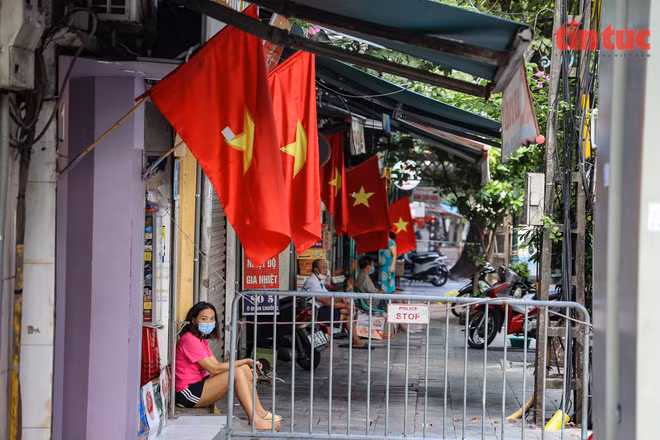 河内市市委常委:研究9月15日之后和9月21日之后放宽部分服务的限制 ảnh 1 河内市市委常委:研究9月15日之后和9月21日之后放宽部分服务的限制 ảnh 1