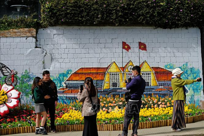 2023年元旦假期 林同省游客到访量增长33% ảnh 1 2023年元旦假期 林同省游客到访量增长33% ảnh 1