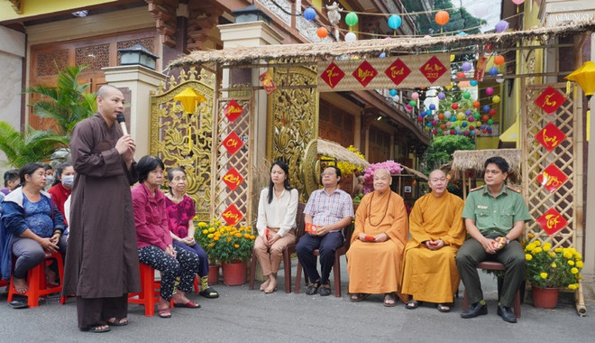 胡志明市佛教界开展各类公益慈善活动 让困难群众过好年 ảnh 1 胡志明市佛教界开展各类公益慈善活动 让困难群众过好年 ảnh 1