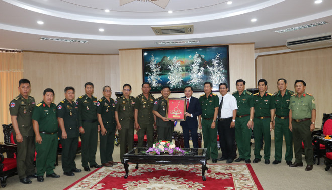 柬埔寨代表团赴越南薄辽省和西宁省开展2023癸卯年春节拜年活动 ảnh 2 柬埔寨代表团赴越南薄辽省和西宁省开展2023癸卯年春节拜年活动 ảnh 2