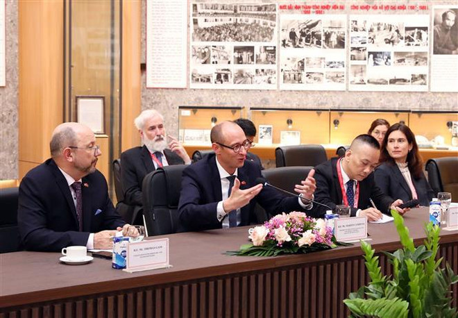 越南与瑞士促进创新创意和绿色经济合作 ảnh 3 越南与瑞士促进创新创意和绿色经济合作 ảnh 3