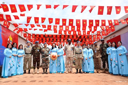 越南野战医院给联合国军事顾问团团长留下美好印象 ảnh 2 越南野战医院给联合国军事顾问团团长留下美好印象 ảnh 2