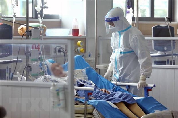 10月1日越南报告新增6957例确诊病例 新增治愈出院27250例 ảnh 1 10月1日越南报告新增6957例确诊病例 新增治愈出院27250例 ảnh 1