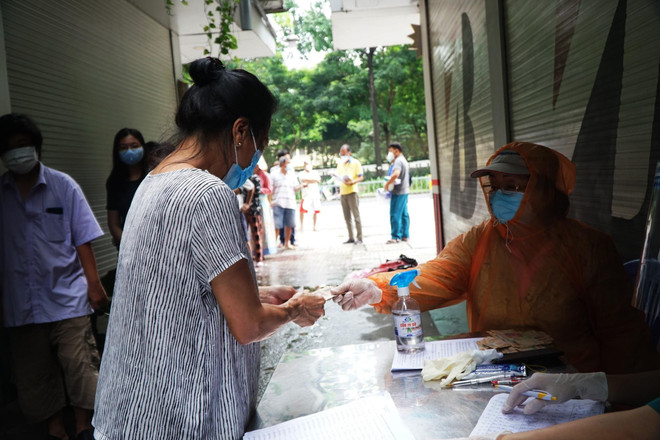 新西兰和瑞士驻越大使馆向胡志明市外省特困滞留务工人员提供人道援助资金 ảnh 1 新西兰和瑞士驻越大使馆向胡志明市外省特困滞留务工人员提供人道援助资金 ảnh 1