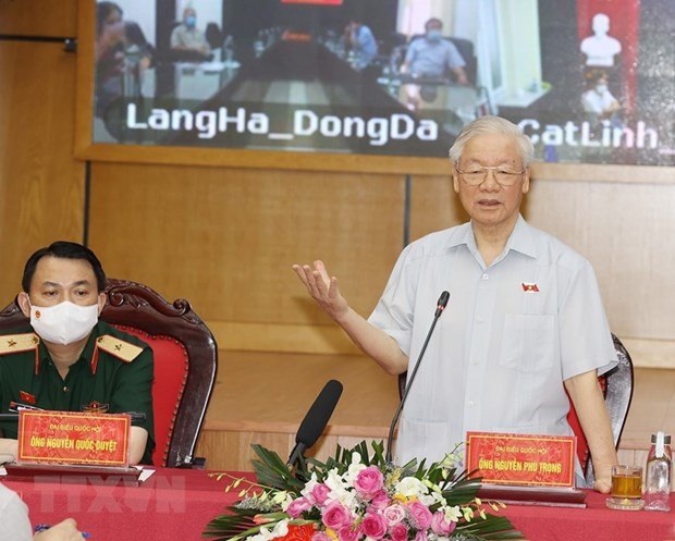 越共中央总书记阮富仲与河内市选民接触 ảnh 1 越共中央总书记阮富仲与河内市选民接触 ảnh 1