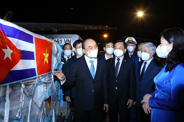 致力于疫苗全民覆盖目标：疫苗、药物和群众意识是与新冠病毒安全共处的先决条件 ảnh 1