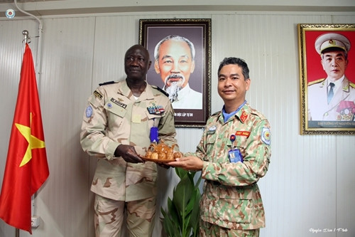 越南野战医院给联合国军事顾问团团长留下美好印象 ảnh 3 越南野战医院给联合国军事顾问团团长留下美好印象 ảnh 3