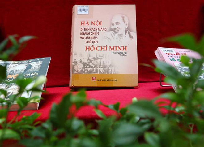 纪念首都河内解放日67周年的图书报刊展以线上形式举行 ảnh 1 纪念首都河内解放日67周年的图书报刊展以线上形式举行 ảnh 1