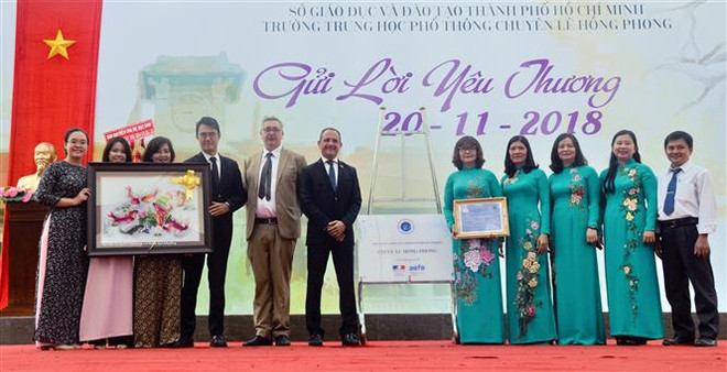越南两所高中学校荣获“法国教育认证” ảnh 2 越南两所高中学校荣获“法国教育认证” ảnh 2