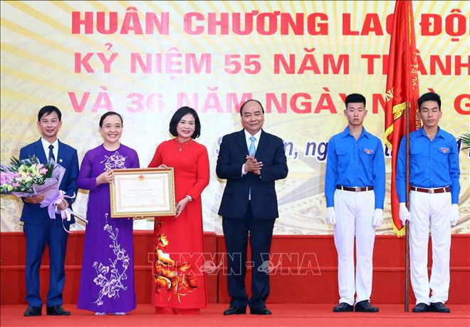 阮春福走访河内市多福高中学校 ảnh 2