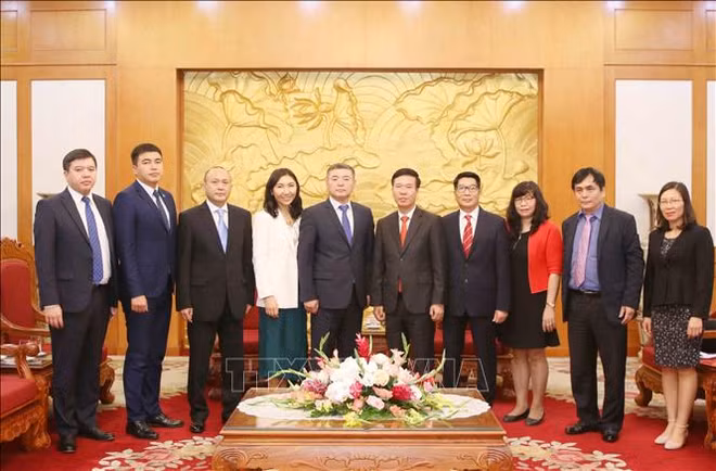 哈萨克斯坦“祖国之光党”代表团对越南进行工作访问 ảnh 2