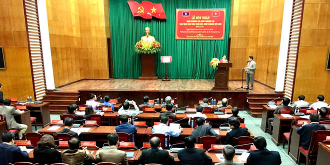 承天顺化省荣获老挝国家主席的一等劳动勋章 ảnh 2