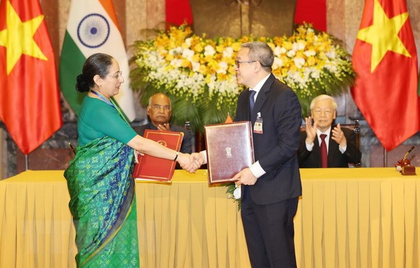 阮富仲与印度总统科温德会见国内外记者 ảnh 3 阮富仲与印度总统科温德会见国内外记者 ảnh 3