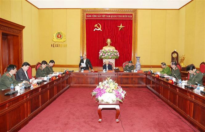 越共中央公安党委常委会召开2018年工作总结暨2019年工作部署会议 ảnh 2