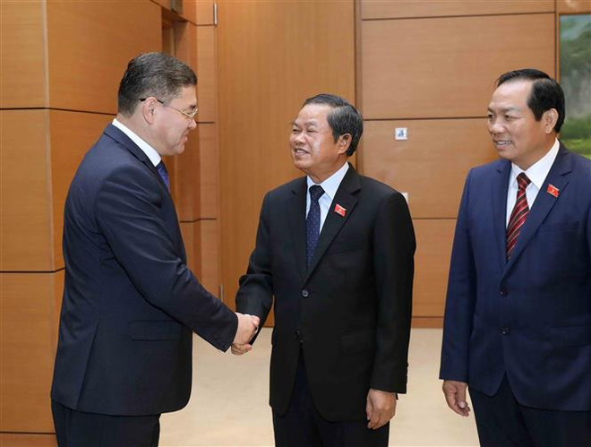 国会副主席杜伯巳会见哈萨克斯坦“祖国之光党”中央书记朱马瑟夫 ảnh 2 国会副主席杜伯巳会见哈萨克斯坦“祖国之光党”中央书记朱马瑟夫 ảnh 2