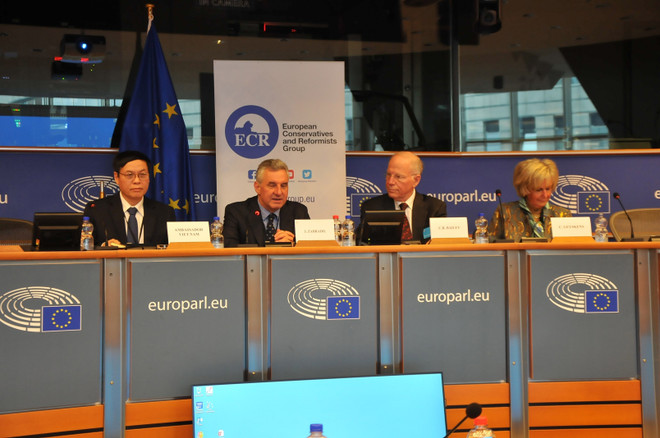 克服“橙剂”后果座谈会在欧洲议会举行 ảnh 1 克服“橙剂”后果座谈会在欧洲议会举行 ảnh 1