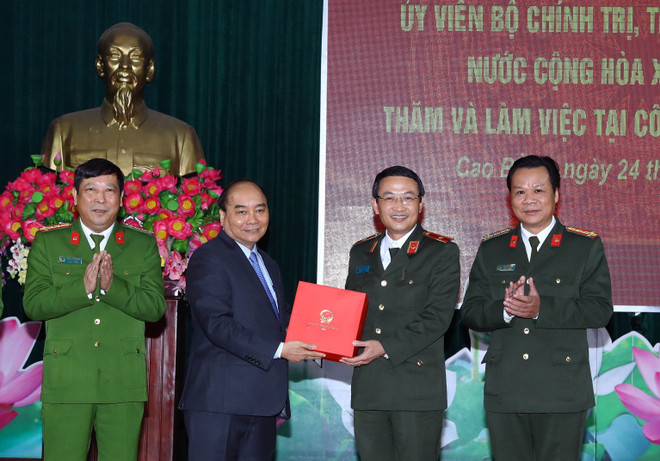 阮春福:茶领—同登高速公路建设项目开辟高平省发展新方向 ảnh 2 阮春福:茶领—同登高速公路建设项目开辟高平省发展新方向 ảnh 2