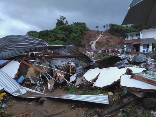 阮春福向洪灾灾民致以慰问 ảnh 2 阮春福向洪灾灾民致以慰问 ảnh 2