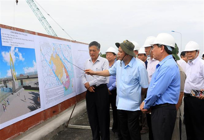 越南农业与农村发展部部长阮春强赴永隆省调研 ảnh 1 越南农业与农村发展部部长阮春强赴永隆省调研 ảnh 1