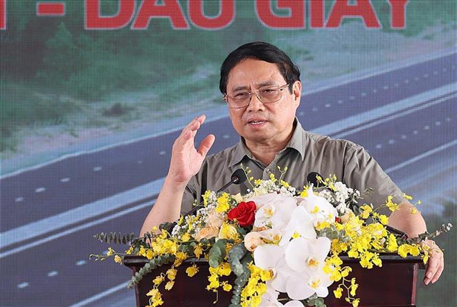 越南政府总理范明政宣布南北高速公路东段2条高速竣工通车 ảnh 2