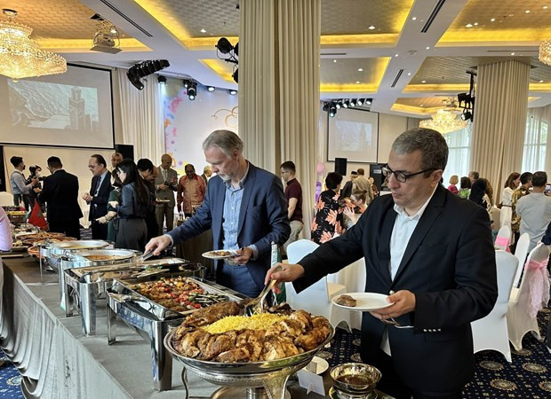 沙特阿拉伯等穆斯林国家驻越南大使馆举办开斋节庆祝活动 ảnh 2