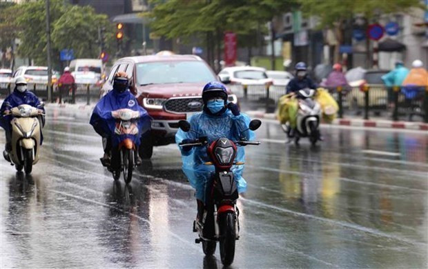 4月28日晚和29日 冷空气侵袭越南北部及北中部地区 出现下雨天气 ảnh 1