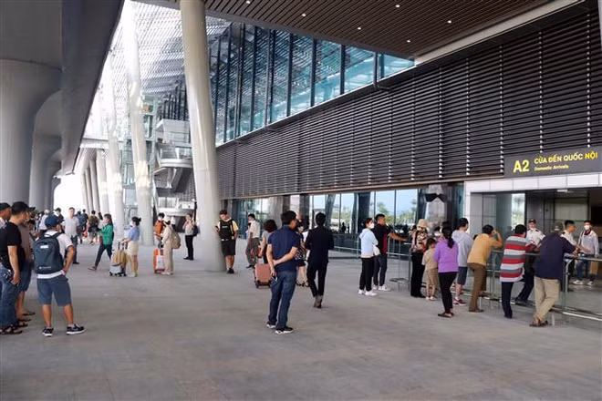 越航正式运营富牌国际机场 T2 航站楼 ảnh 1
