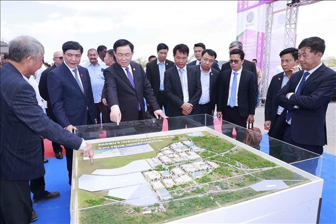 越南会主席和古巴全国人民政权代表大会主席为设在马里埃尔开发特区两家工厂剪彩 ảnh 3 越南会主席和古巴全国人民政权代表大会主席为设在马里埃尔开发特区两家工厂剪彩 ảnh 3