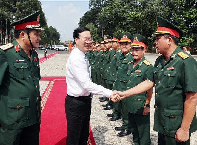 越南国家主席武文赏到第九军区司令部视察调研 ảnh 1 越南国家主席武文赏到第九军区司令部视察调研 ảnh 1