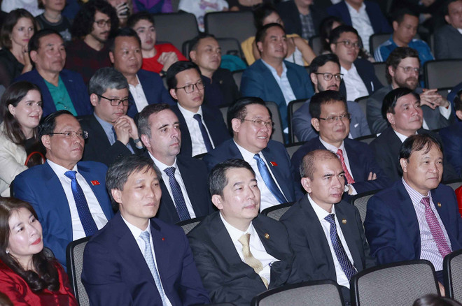 庆祝越南–乌拉圭建交30周年文艺晚会在乌举行 ảnh 2 庆祝越南–乌拉圭建交30周年文艺晚会在乌举行 ảnh 2