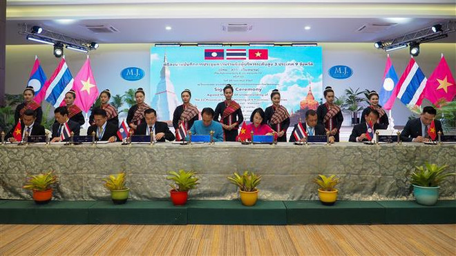 促进越老泰三国共用8号和12号公路的9省之间的全面合作 ảnh 2 促进越老泰三国共用8号和12号公路的9省之间的全面合作 ảnh 2