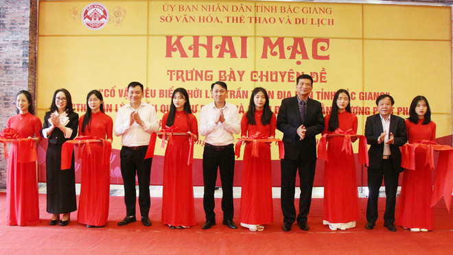 李朝和陈朝典型实物展会在北江省举行 ảnh 1 李朝和陈朝典型实物展会在北江省举行 ảnh 1