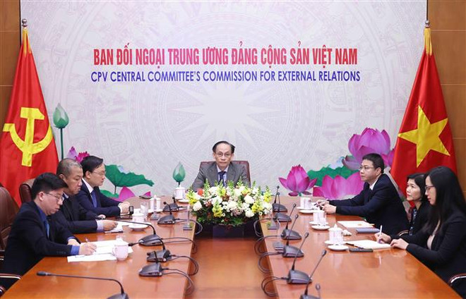 越共中央对外部长同古巴共产党中央国际关系部长举行在线会谈 ảnh 1 越共中央对外部长同古巴共产党中央国际关系部长举行在线会谈 ảnh 1