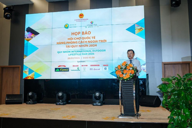 国际户外木制品展览会首次在越南归仁举行 ảnh 1 国际户外木制品展览会首次在越南归仁举行 ảnh 1