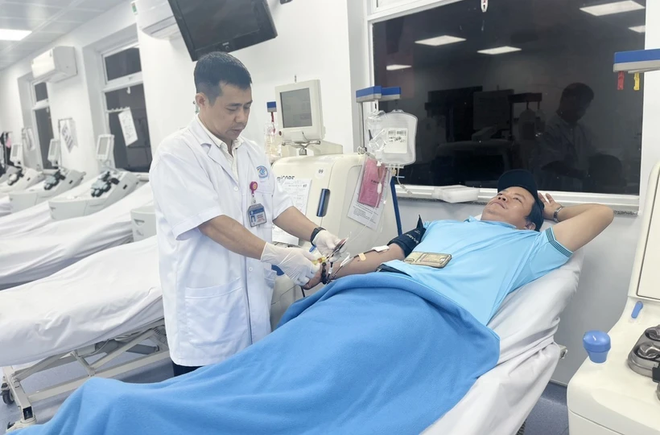 越南无偿献血者为一名英国罕见血型患者献血 ảnh 1 越南无偿献血者为一名英国罕见血型患者献血 ảnh 1