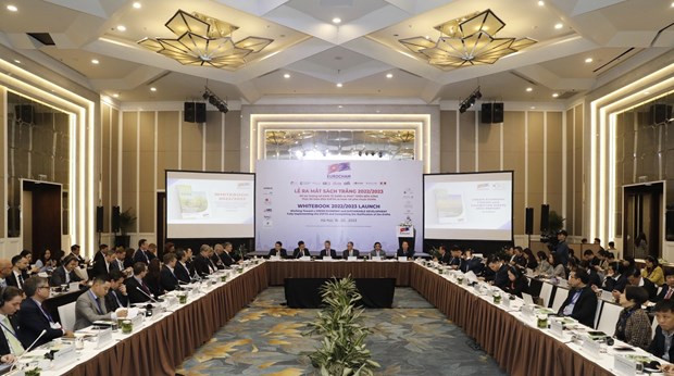 越南欧洲商会发表2022-2023年白皮书 ảnh 1 越南欧洲商会发表2022-2023年白皮书 ảnh 1