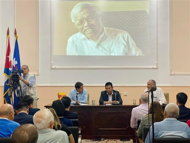 越南记者荣获古巴新闻工作者联盟授予勋章 ảnh 2 越南记者荣获古巴新闻工作者联盟授予勋章 ảnh 2