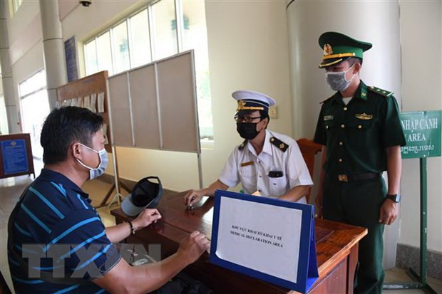 新冠肺炎疫情:派遣英语、汉语、韩语翻译人员 协助口岸卫生检疫工作 ảnh 1 新冠肺炎疫情:派遣英语、汉语、韩语翻译人员 协助口岸卫生检疫工作 ảnh 1