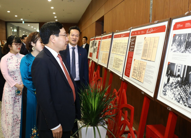 向世界进步人士推崇胡志明主席的思想价值 ảnh 4