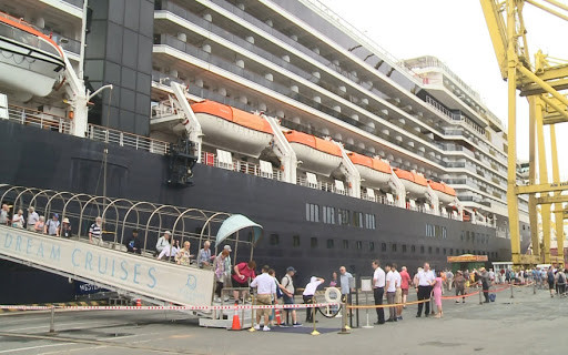 岘港市仙沙港纷纷接待多艘国际邮轮 ảnh 1 岘港市仙沙港纷纷接待多艘国际邮轮 ảnh 1