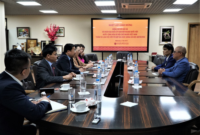 越南国会对外委员会代表团对越俄两国所签署各项国际条约执行情况进行监督 ảnh 1